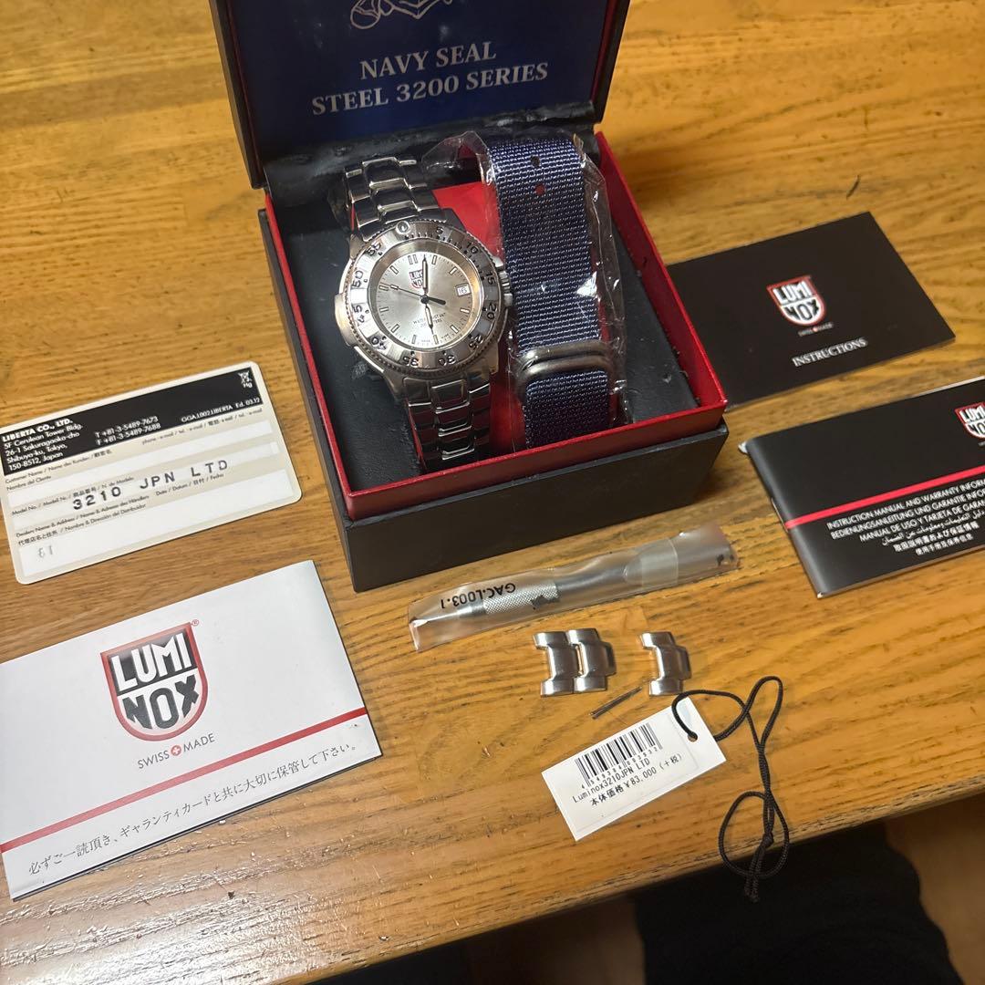 Luminox Navy Seal Steel 3200 Series (箱難)