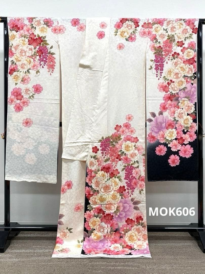 振袖 仮絵羽 ヒロミチナカノ 刺繍 金彩 紋意匠 正絹 未仕立て品 八掛付き