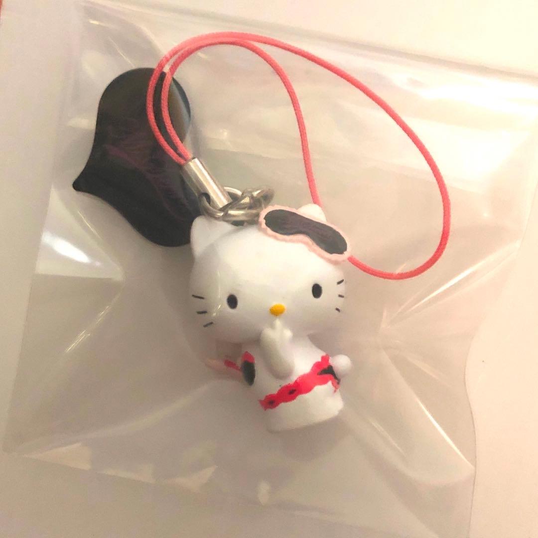peach John × Hello Kitty ストラップ　サンリオ　新品