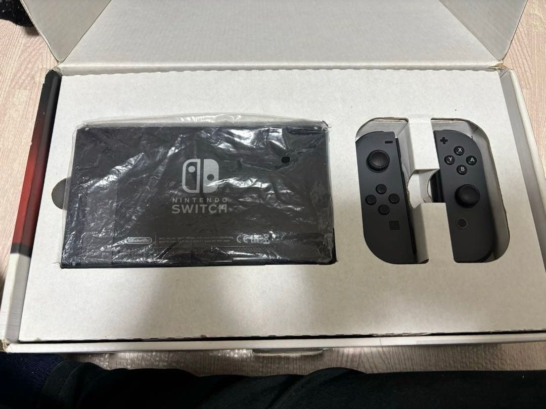 Nintendo Switch本体（Joy-Conストラップ不足）