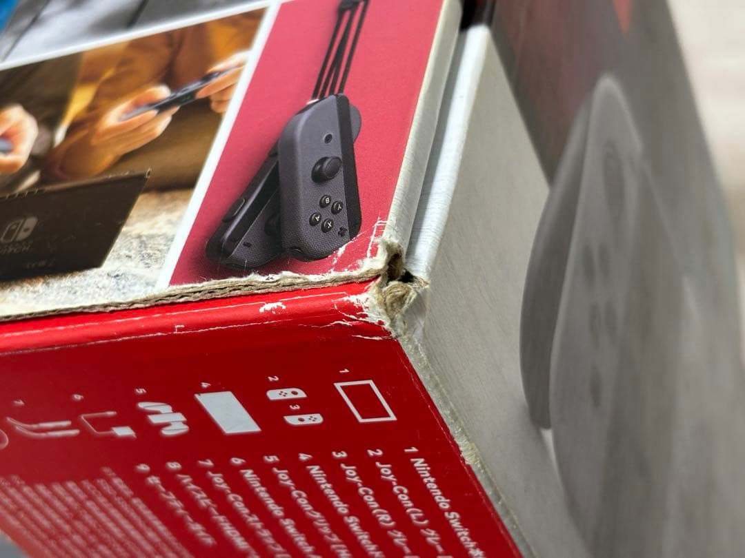 Nintendo Switch本体（Joy-Conストラップ不足）