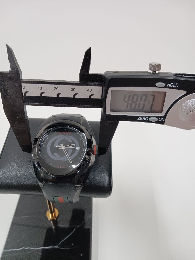 [美品]GUCCI SYNC（シンク）ユニセックス 腕時計 YA137107A
