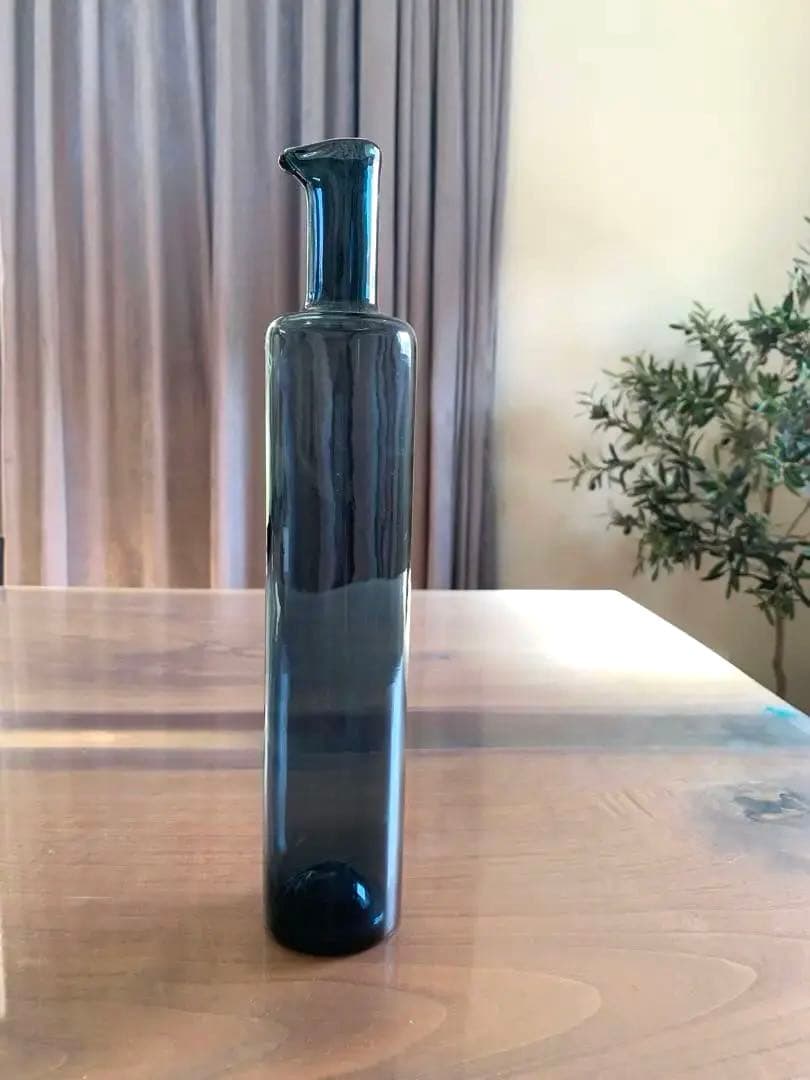 北欧ビンテージナニー・スティル　コリステプッロ　リーヒマエンラシ　ガラスボトル