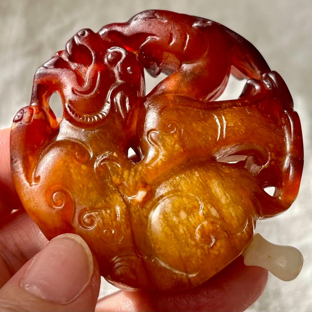 和田玉 赤玉 鼻煙壺 嗅ぎタバコケース 古玉 手彫 彫刻 神獣 軟玉 ネフライト