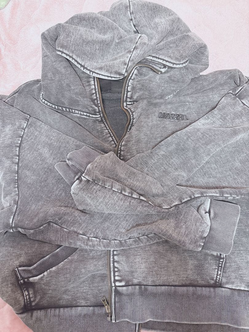 MAZZEL ジップアップパーカー Mサイズ