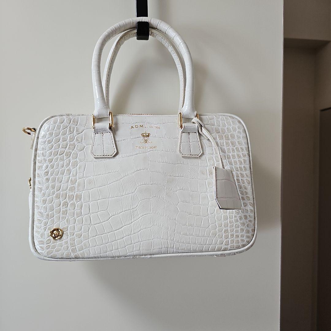 A.D.M.J. クロコダイル風ハンドバッグ ホワイト