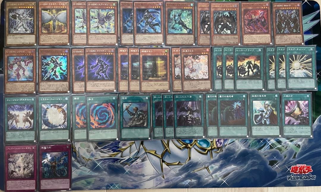 HEROデッキ　プレイマット付き　シークレット統一　サイドデッキあり