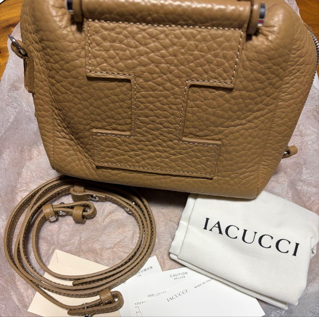 IACUCCI イアクッチ　クーポラ ALCE ショルダーバック　未使用に近い