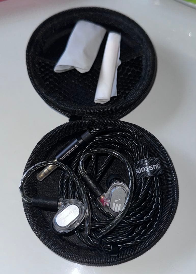 Acoustune有線イヤホン