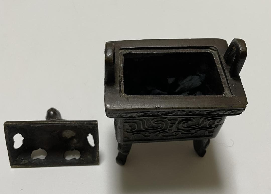 古銅　向獅子香炉　古紋様の彫刻　古美術品　仏具　アンティーク　インテリア・置物