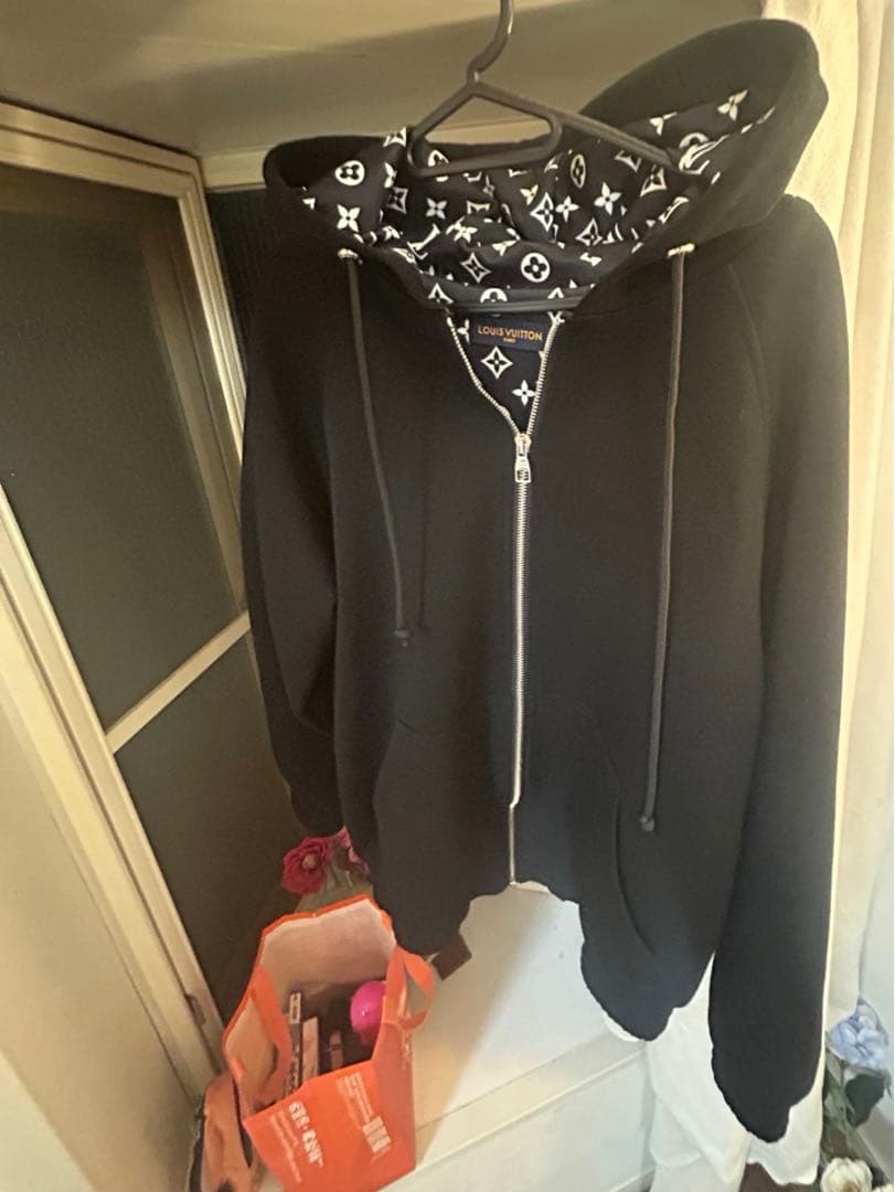 Louis Vuitton パーカー　Black モノグラム　サイズL