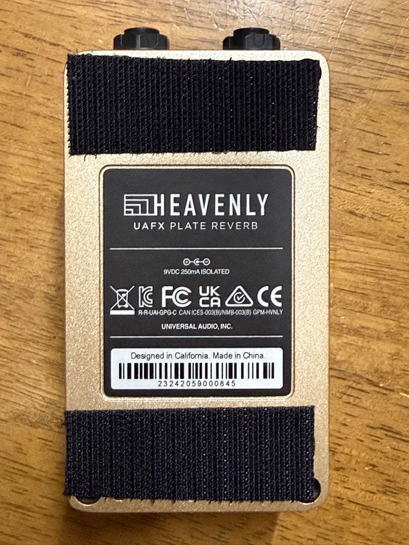 UAFX Plate Reverb ゴールド