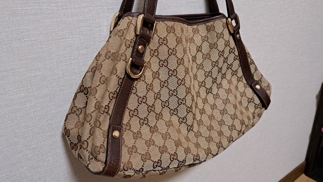 GUCCI　GGパターン　ショルダーバッグ