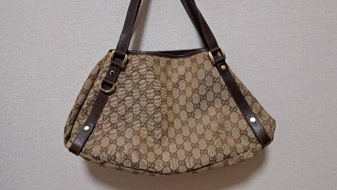 GUCCI　GGパターン　ショルダーバッグ