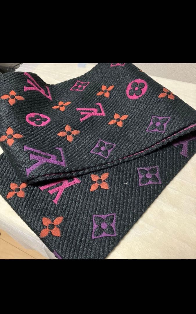 ロゴ マフラー LV ロゴ入り