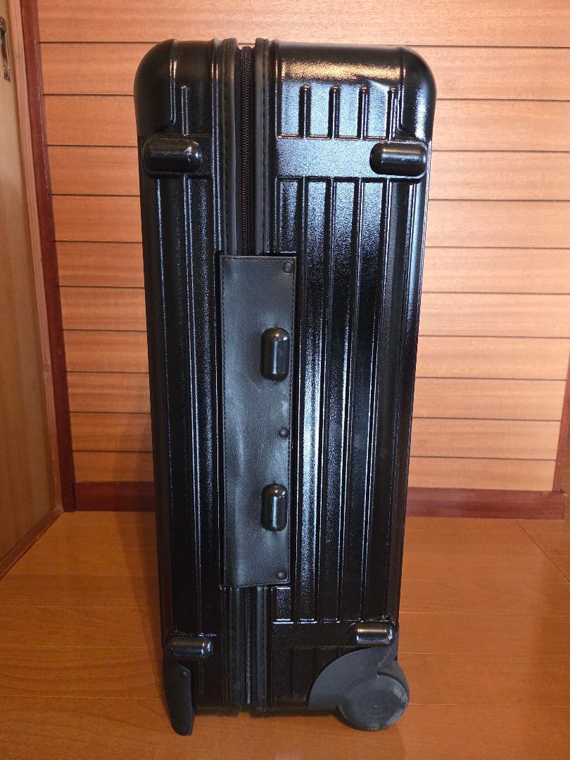 RIMOWA ブラック キャリーケース 63L