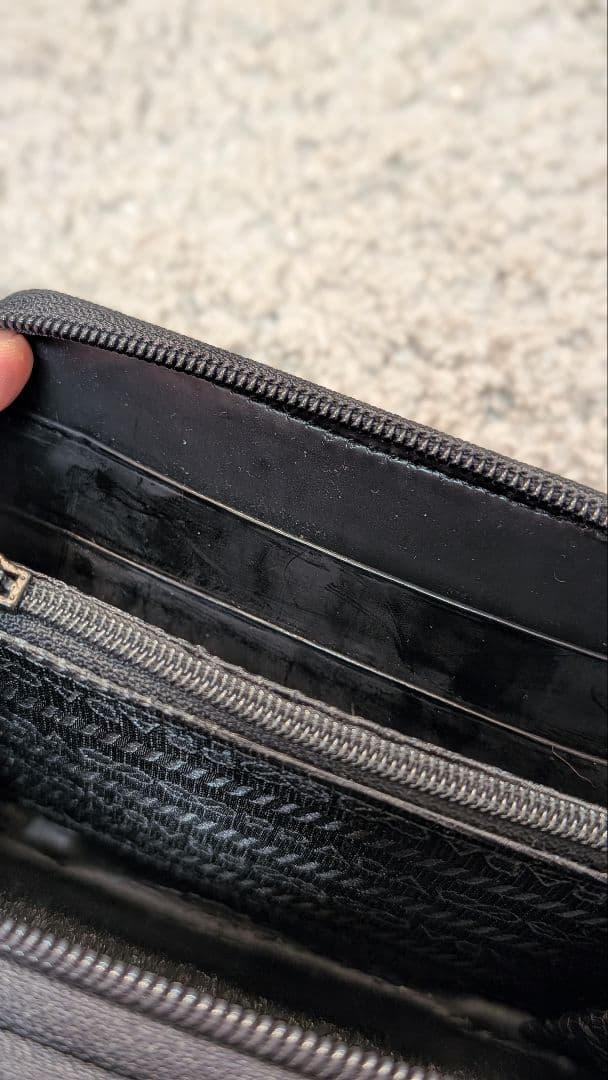 【ゆーゆーゆ  】PRADA Wファスナー 財布 ブラック