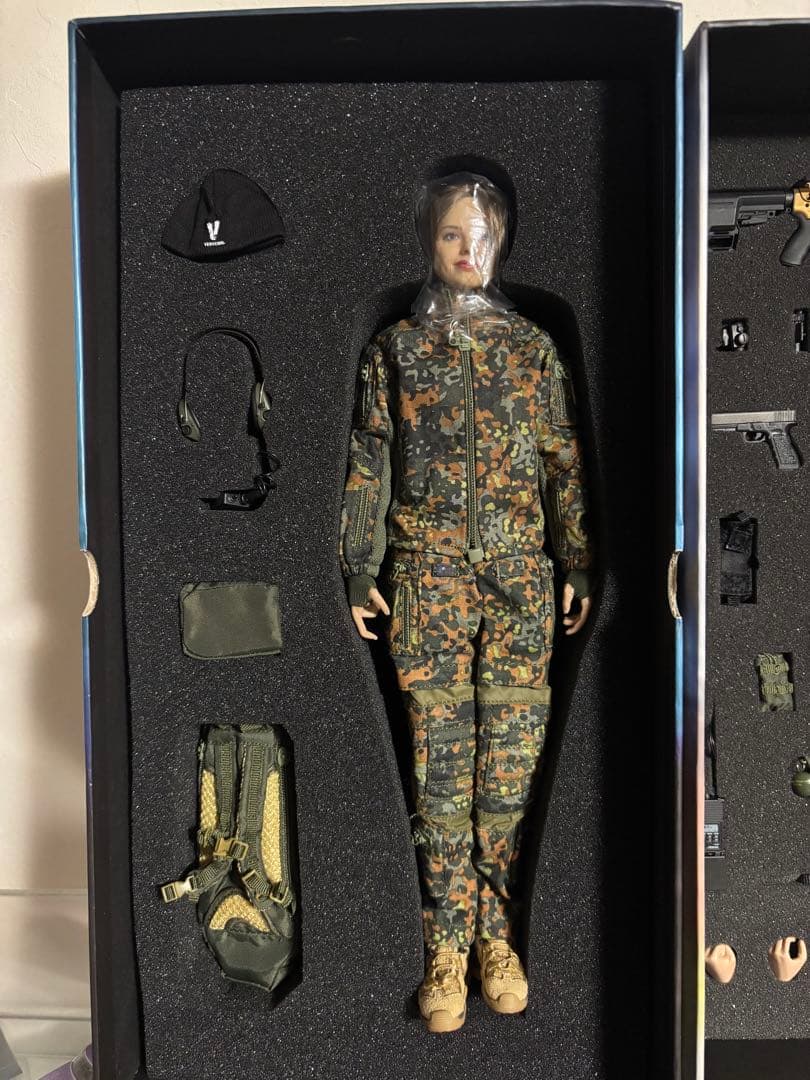 FLECKTARN KERR 1/6スケール女性兵士ミリタリー フィギュア