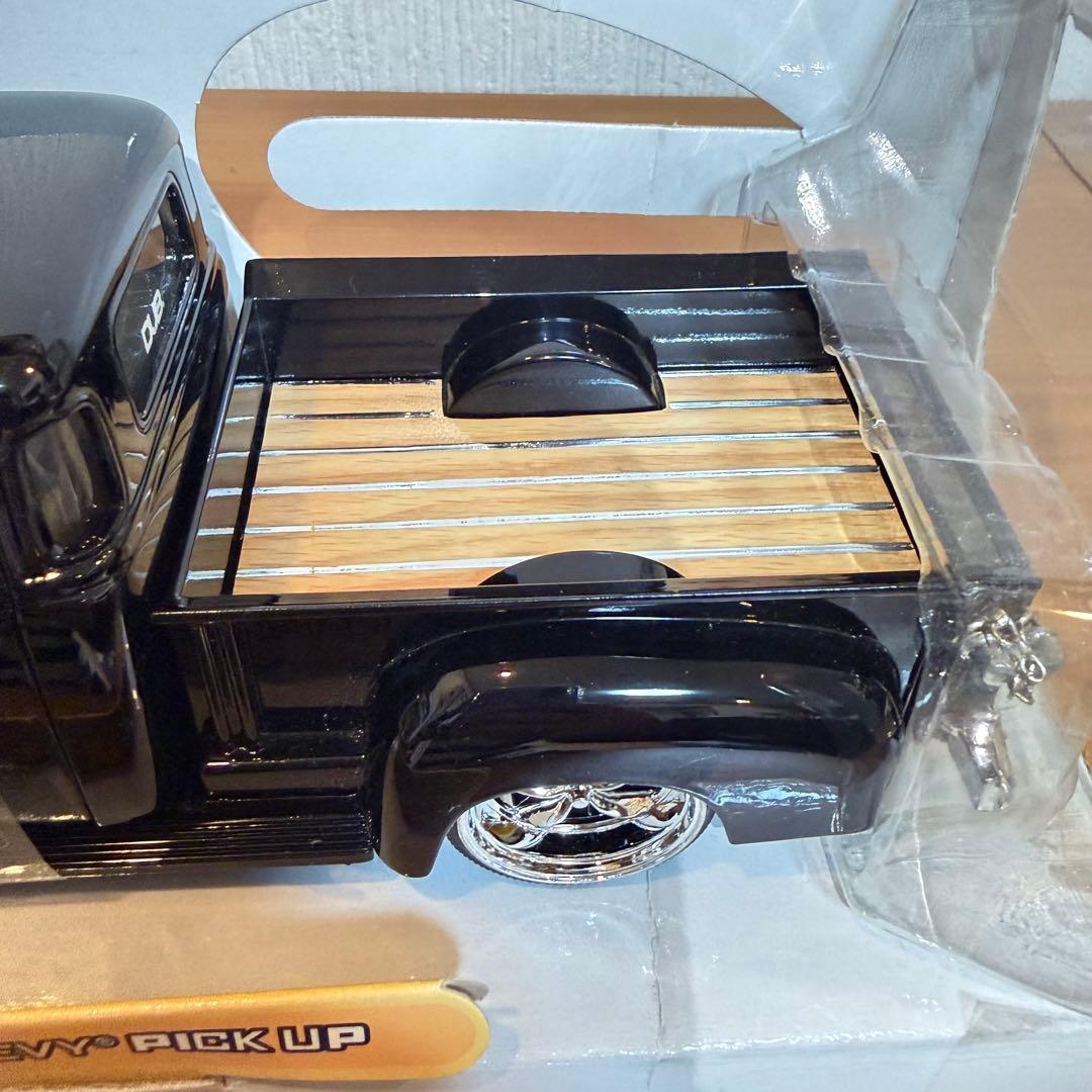 Jada Toys DUB CITY OLDSKOOL 1/24 車 ミニカー