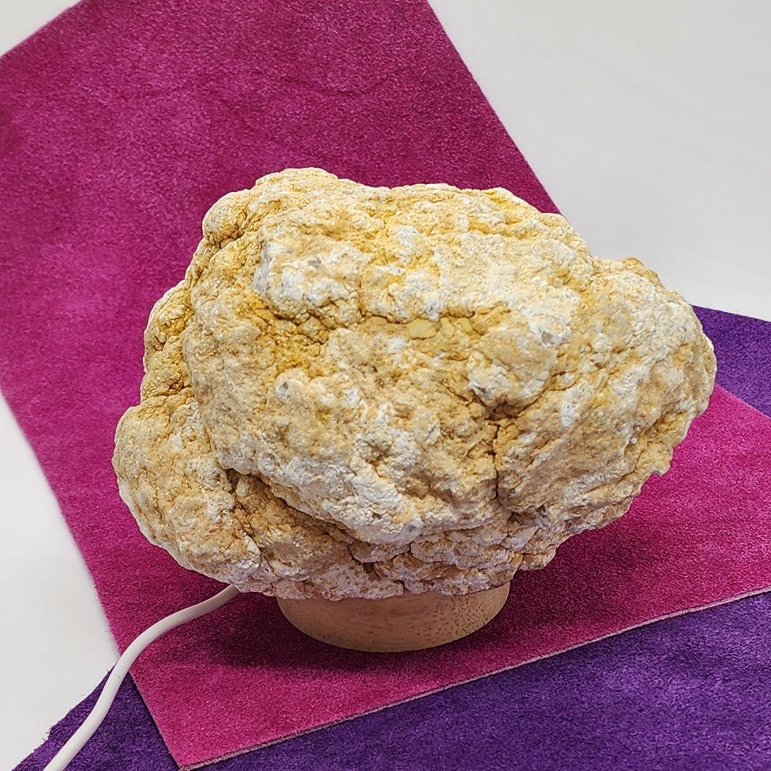 水晶ジオード ミニ大仏様付 ライト付