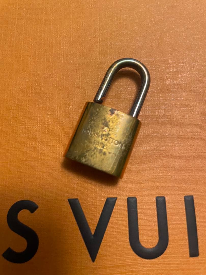 ルイヴィトン　紙袋　空き箱