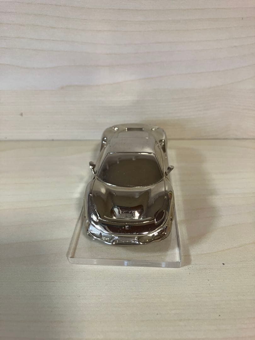 フェラーリ　pista 488 メタリックシルバー　ミニカー