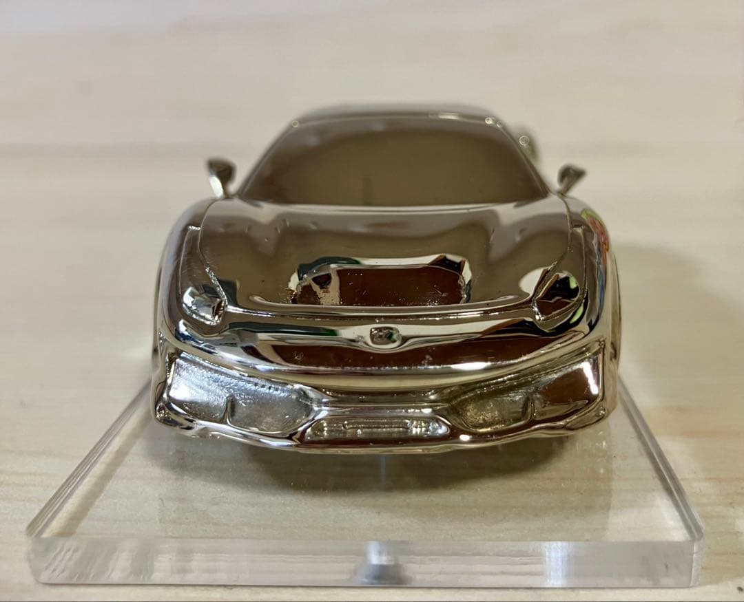 フェラーリ　pista 488 メタリックシルバー　ミニカー