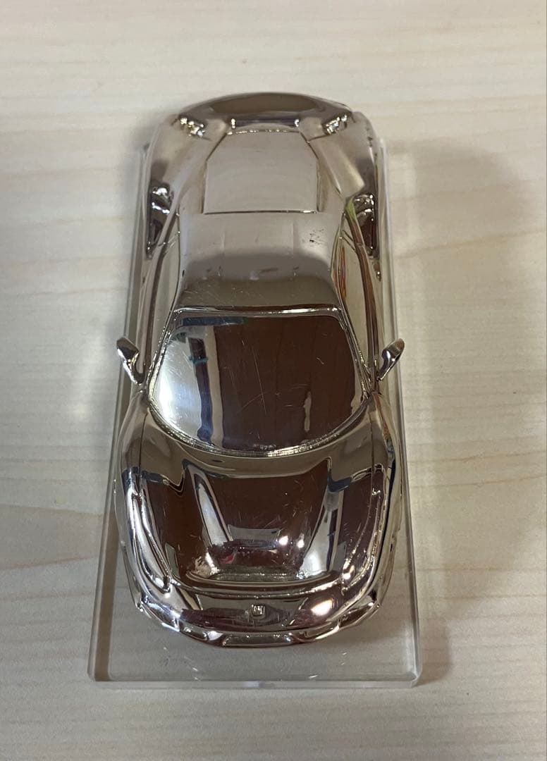 フェラーリ　pista 488 メタリックシルバー　ミニカー