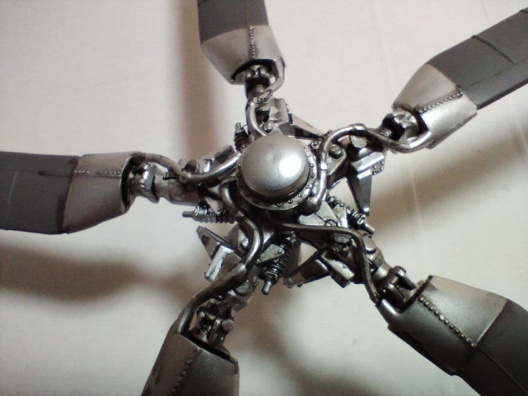 プラモデル完成機　1/48　MIL Mi-24ハインドガンシップ