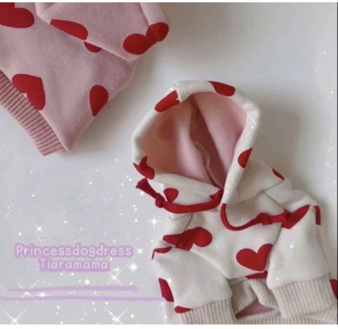 専用出品とっても可愛いハート模様のフードパーカー 犬服　猫服　ペット用品