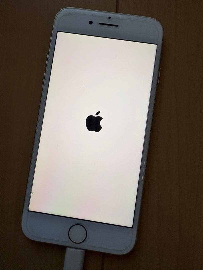 Apple iPhone 8 64GB シルバー　本体