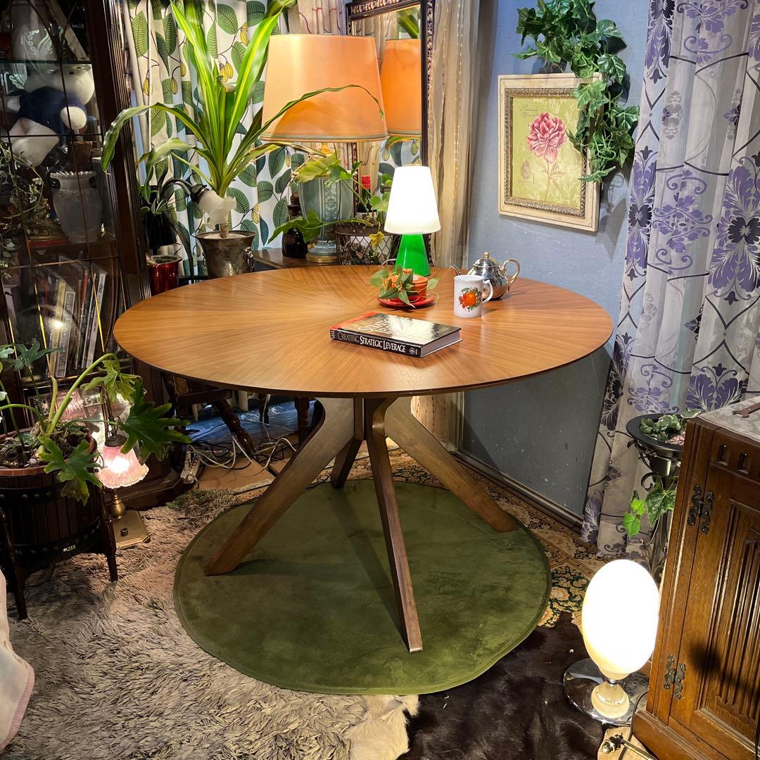 ふくちゃん 　ヴィンテージ 孔雀張り　デザインレッグ　ラウンドテーブル