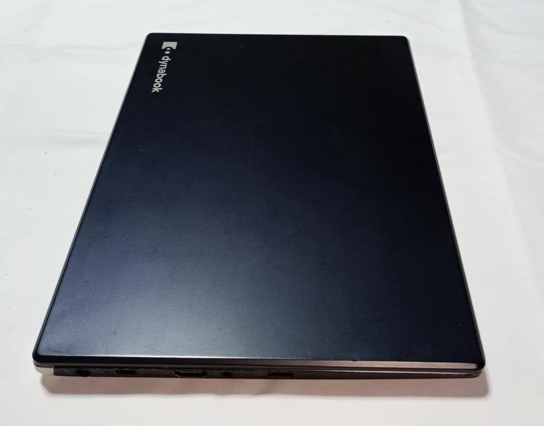 【美品】Dynabook 超軽量779g 8世代 i5/8G/256G オフィス
