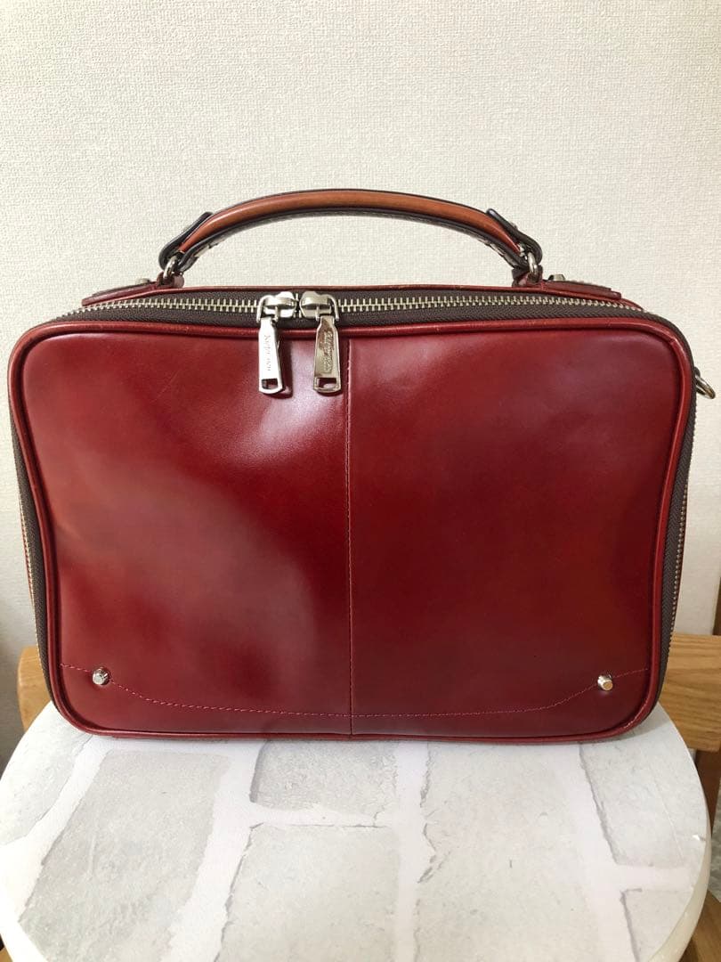 美品Kiefer neu Ciao ミニBoxブリーフ B5サイズ レザー