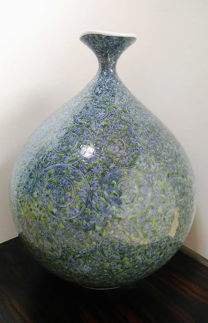 【有田焼】染錦唐草グリーン濃飾り壺(大喜)