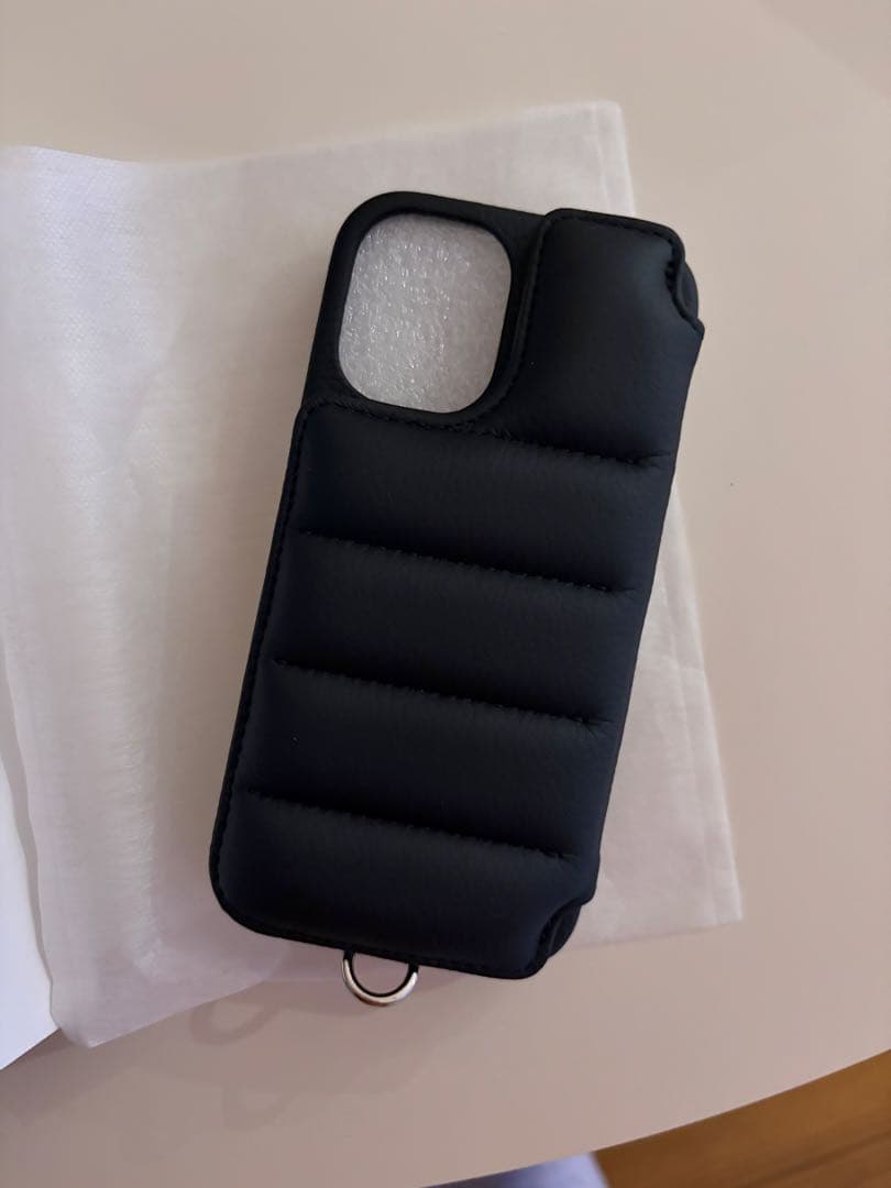 くーちゃんDEMIU ブラック iPhone16ケース クッションデザイン