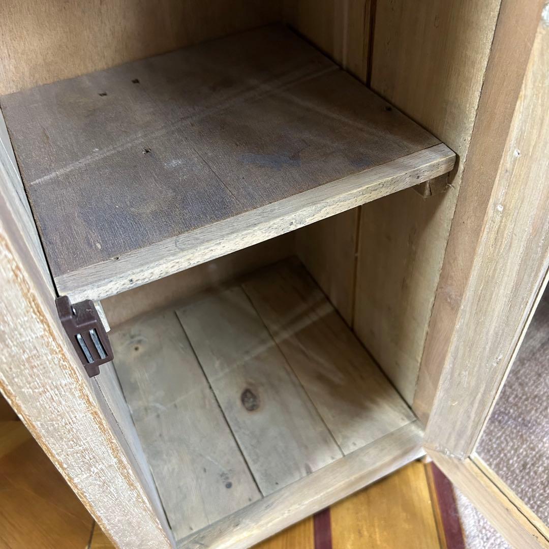 脚付き アンティーク調 ガラス ￼キャビネット