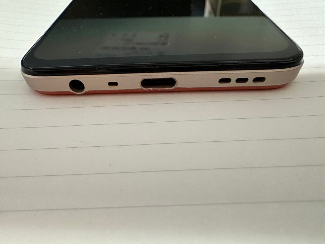 Oppo A73スマートフォン オレンジ色