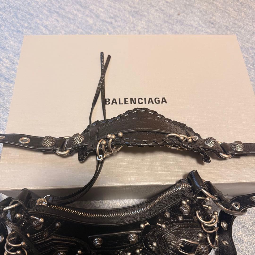バッグ BALENCIAGA le cagole xs piercing