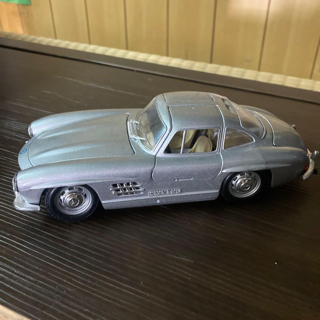 メルセデス・ベンツ 300SL 1/18 スケールモデル