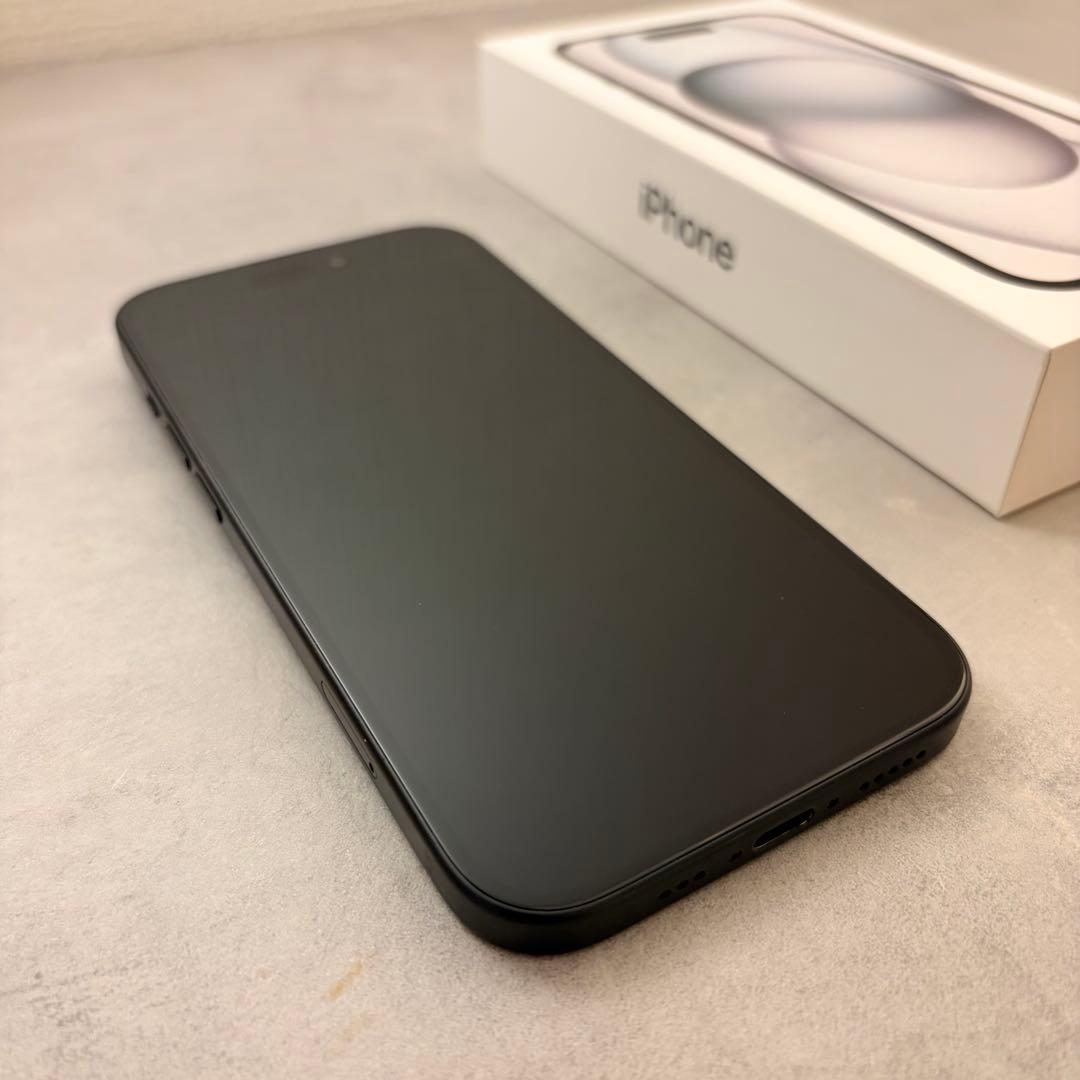 【美品】iPhone 15 ブラック 128GB SIMフリー