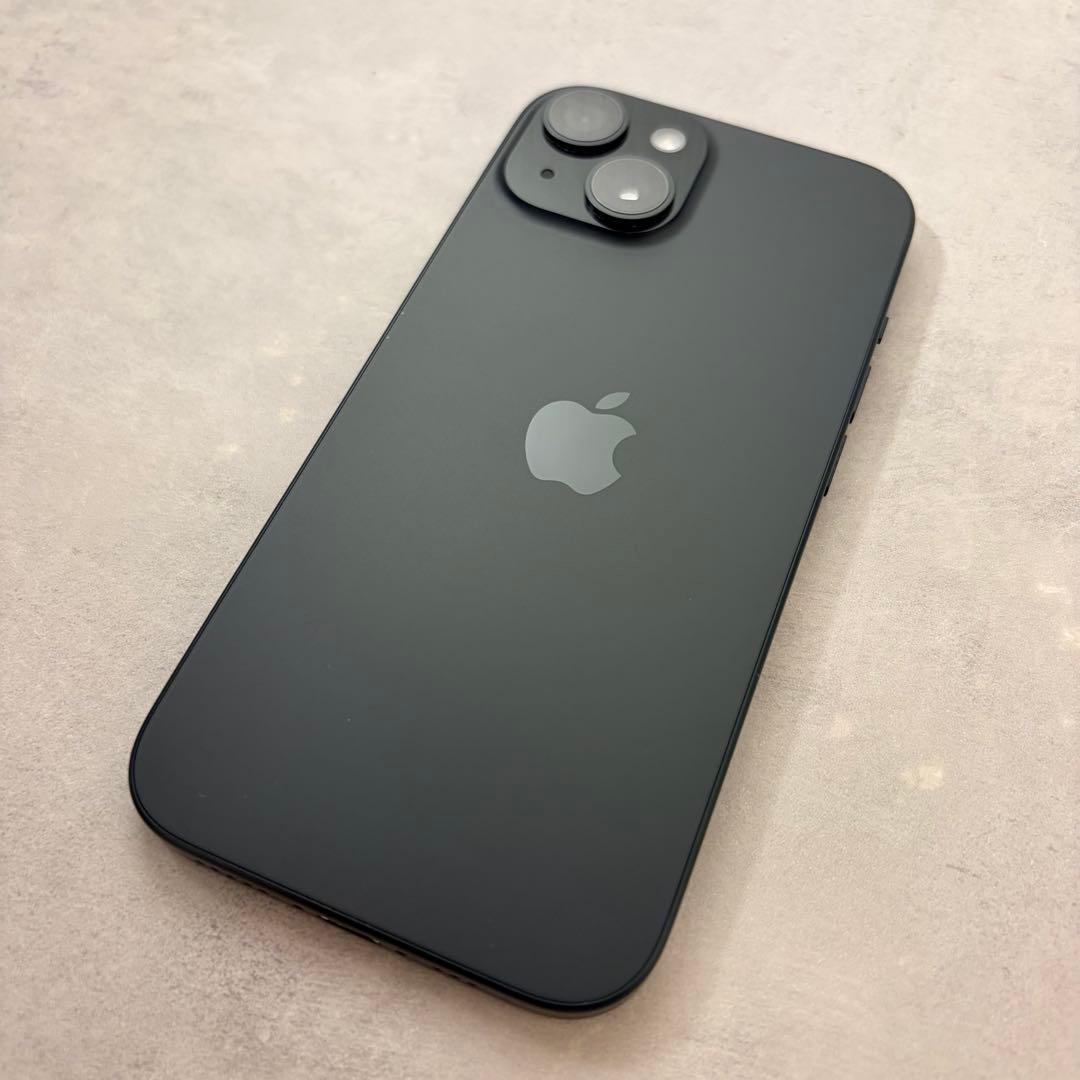 【美品】iPhone 15 ブラック 128GB SIMフリー