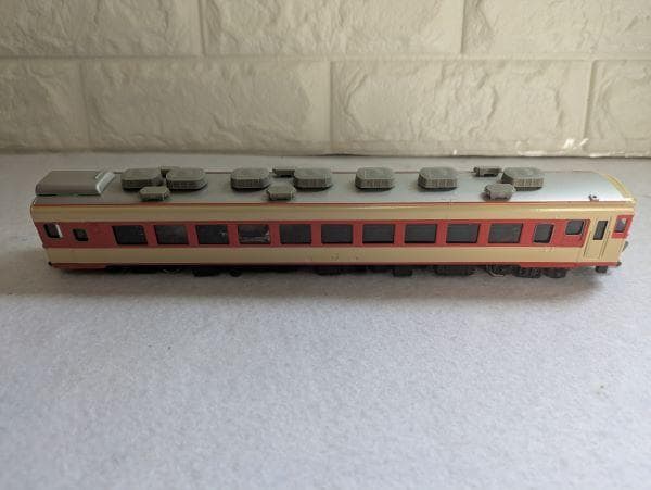 Y【ジャンク品】鉄道模型 キハ58系 特急形気動車？ 部品取り 欠品あり 　S