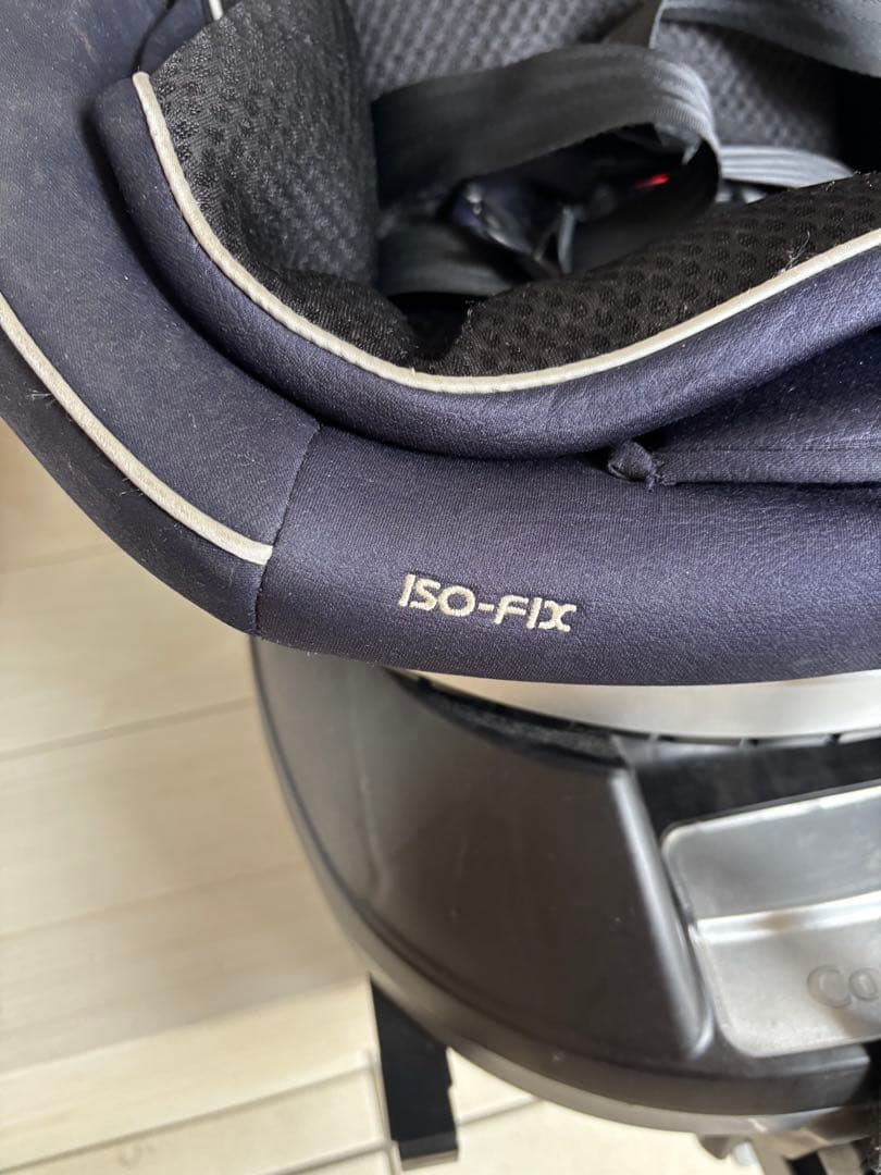 Combi 回転式チャイルドシート ネイビー