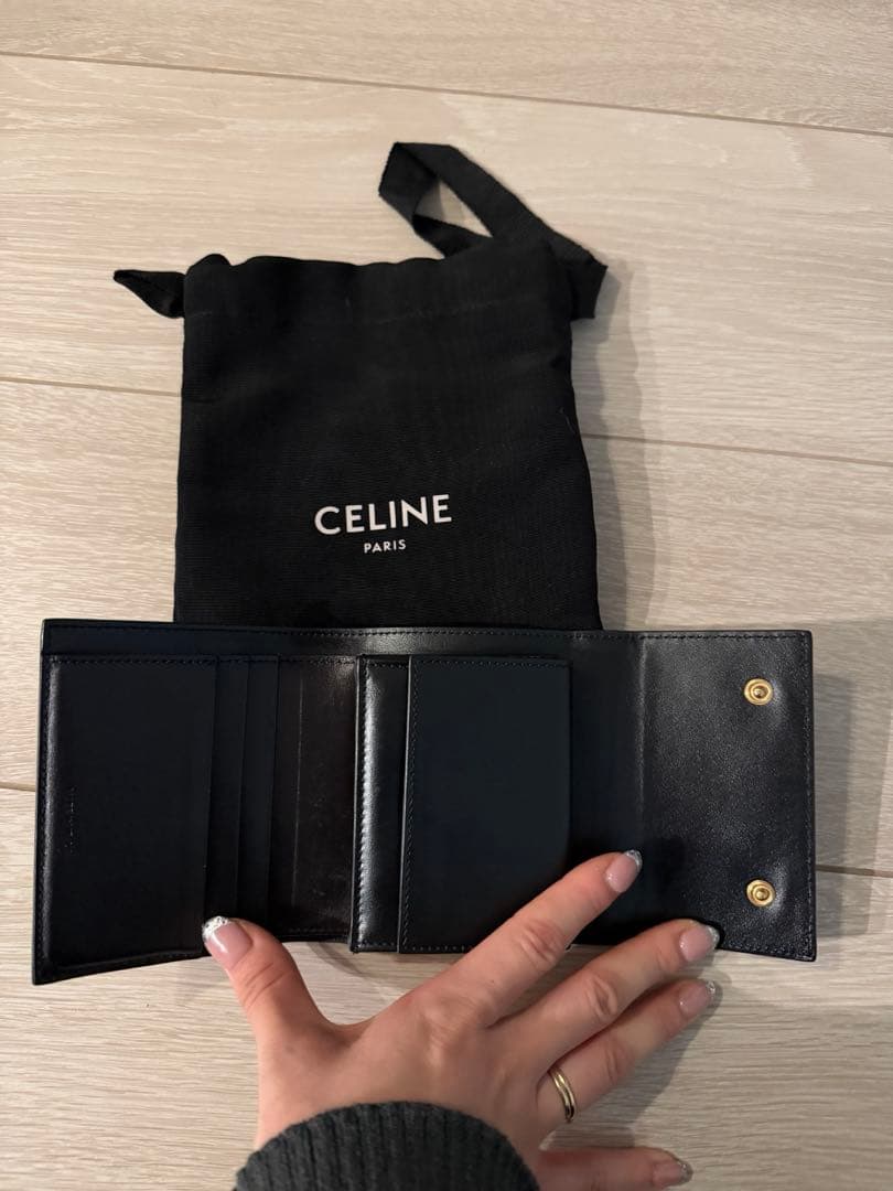 美品　CELINE スモールトリフォールドウォレット ブラック