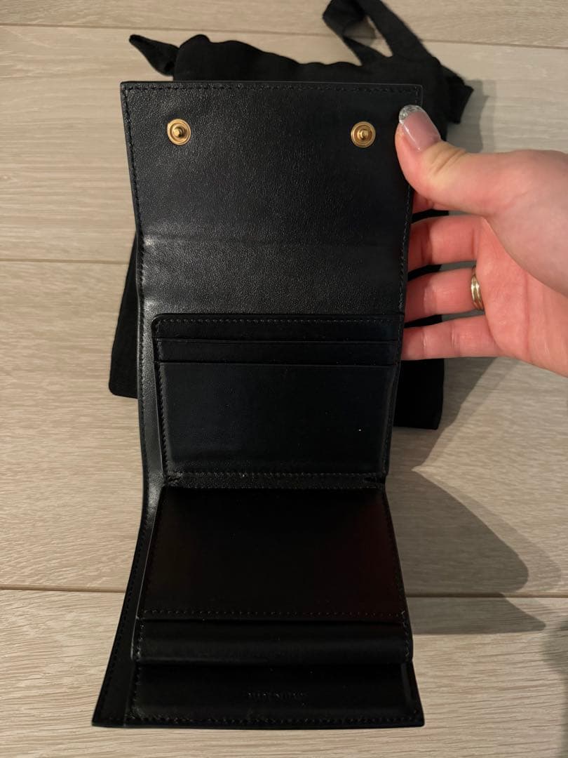 美品　CELINE スモールトリフォールドウォレット ブラック