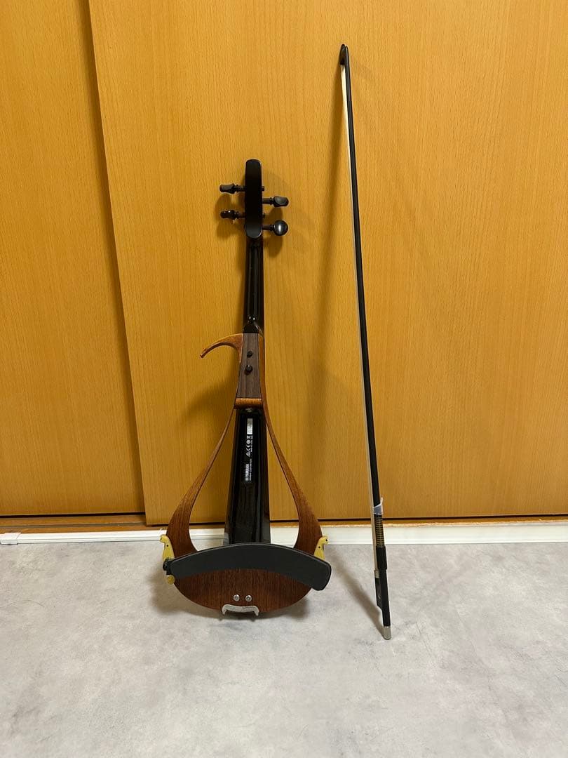 YAMAHA YEV104 エレクトリックバイオリン　カーボン弓肩当て松脂付き