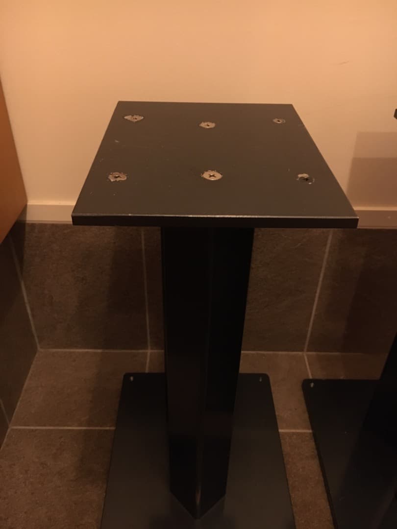 スピーカースタンド