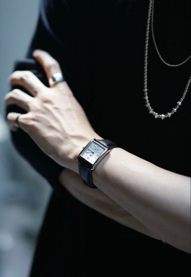 MBハイエンドドレスウォッチ　シルバーケース×ブラックベルト