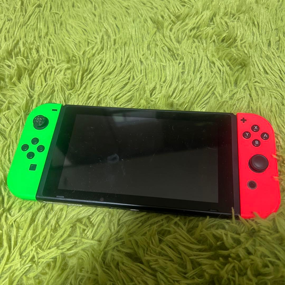 Nintendo Switch 本体 緑と赤のJoy-Con